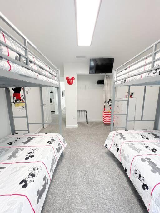 Holiday home Luxury Modern Pool House Close To Theme Parks Four Bedrooms Kissimmee