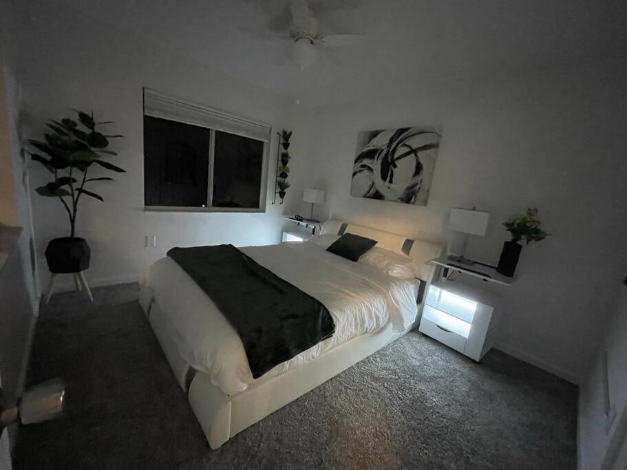 Holiday home Luxury Modern Pool House Close To Theme Parks Four Bedrooms Kissimmee