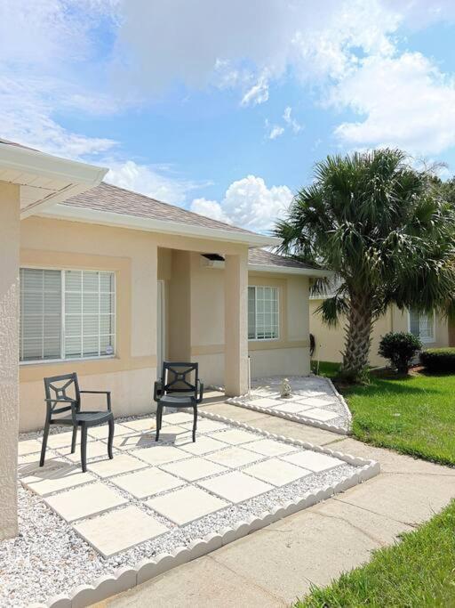 Luxury Modern Pool House Close To Theme Parks Four Bedrooms *