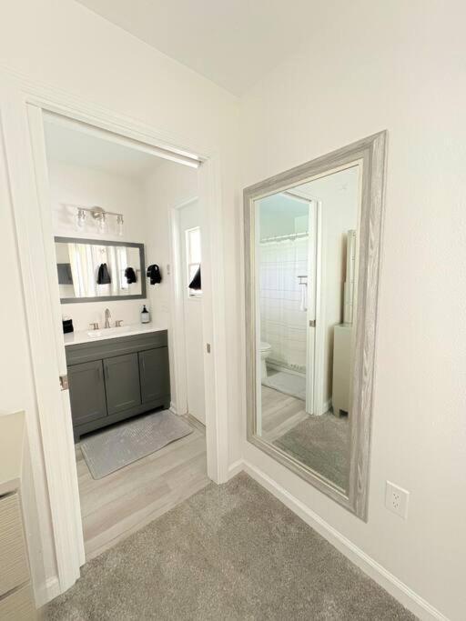 Holiday home Luxury Modern Pool House Close To Theme Parks Four Bedrooms *