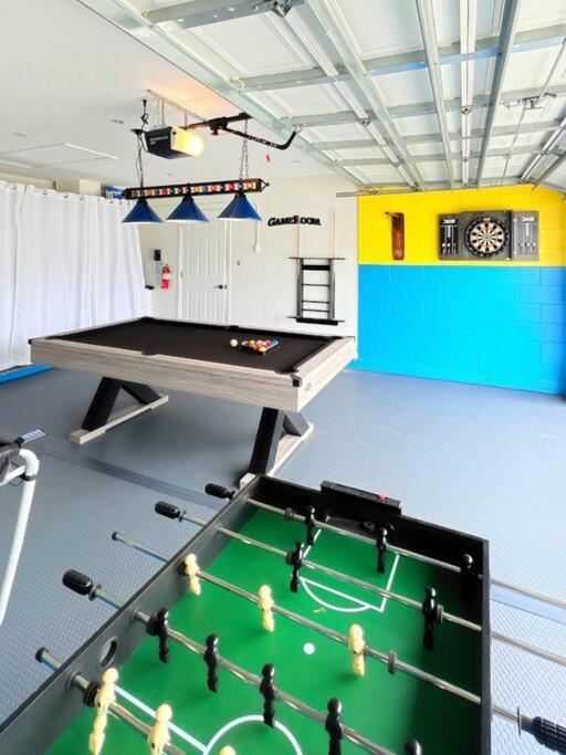 Luxury Modern Pool House Close To Theme Parks Four Bedrooms Holiday home