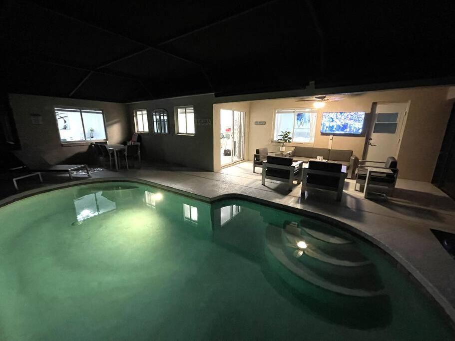 Luxury Modern Pool House Close To Theme Parks Four Bedrooms * Kissimmee